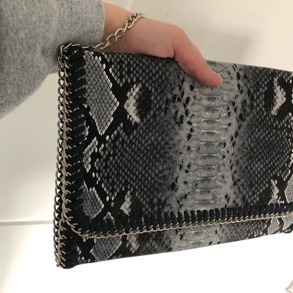 Snakeskin clutch (w/ strap) - Picture 2 of 7